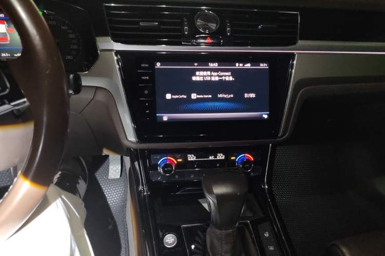 Used Volkswagen Phideon 2021 380TSI Luxury Edition Audio And AC Panel
