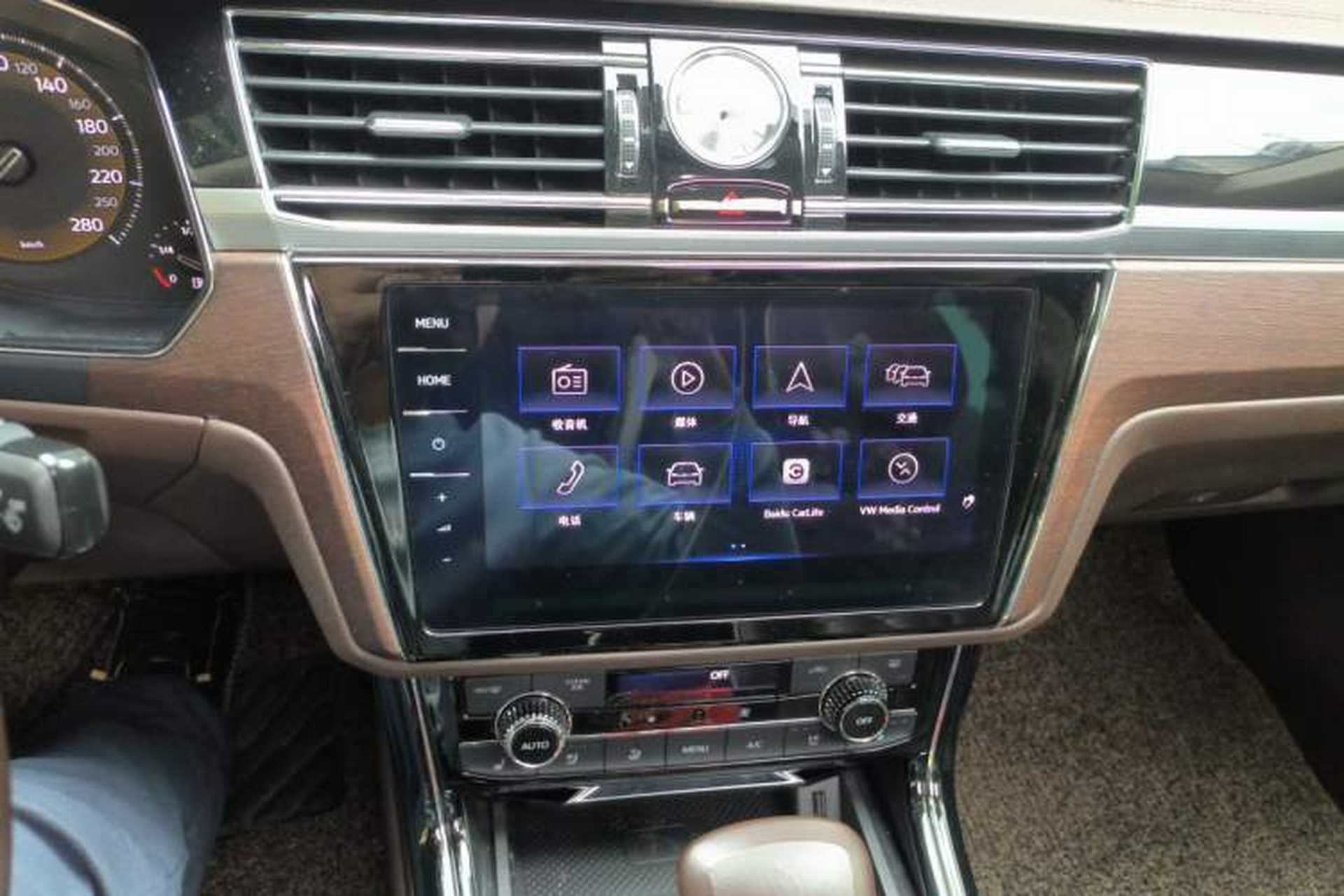 Used Volkswagen Phideon 2021 380TSI Prestige Edition Audio And AC Panel