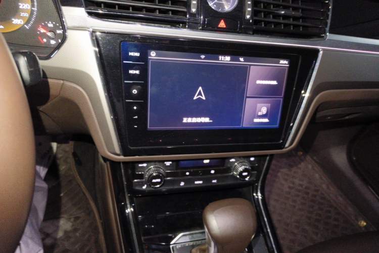 Used Volkswagen Phideon 2021 380TSI Luxury Edition Audio And AC Panel