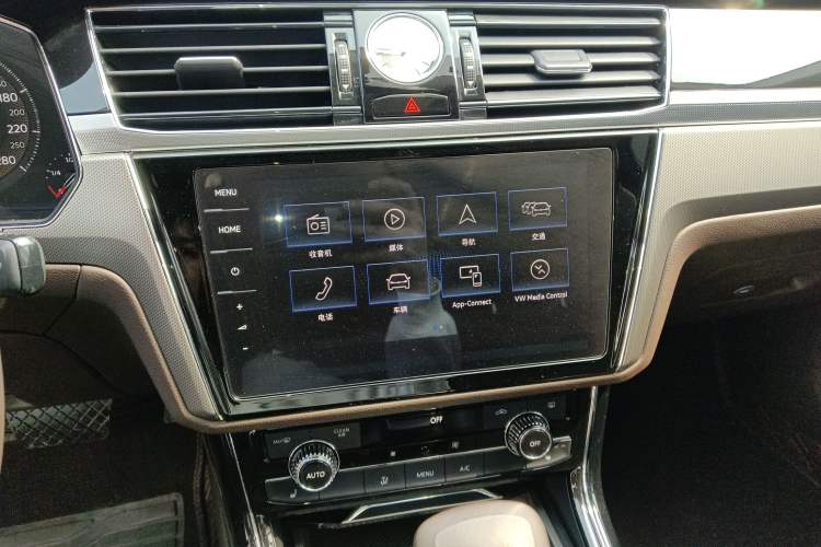 Used Volkswagen Phideon 2021 380TSI Luxury Edition Audio And AC Panel