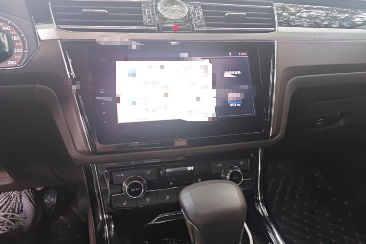 Used Volkswagen Phideon 2021 380TSI Prestige Edition Audio And AC Panel