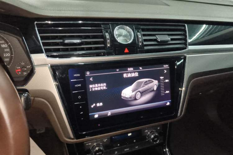 Used Volkswagen Phideon 2021 380TSI Luxury Edition Audio And AC Panel
