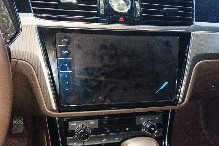 Used Volkswagen Phideon 2021 380TSI Luxury Edition Audio And AC Panel