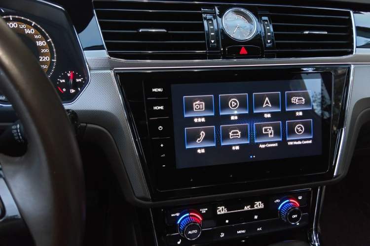 Used Volkswagen Phideon 2021 380TSI Luxury Edition Audio And AC Panel