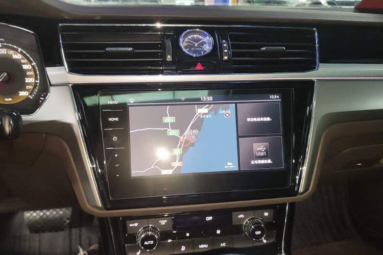 Used Volkswagen Phideon 2021 380TSI Luxury Edition Audio And AC Panel