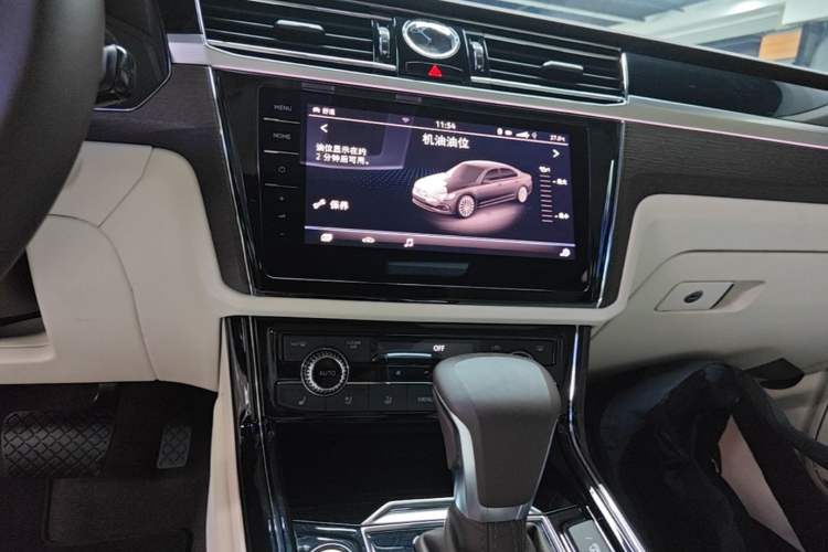 Used Volkswagen Phideon 2021 380TSI Prestige Edition Audio And AC Panel