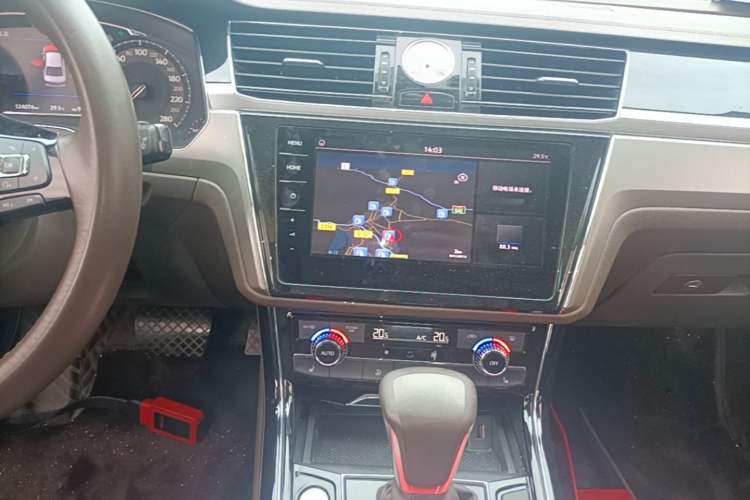 Used Volkswagen Phideon 2021 380TSI Luxury Edition Audio And AC Panel