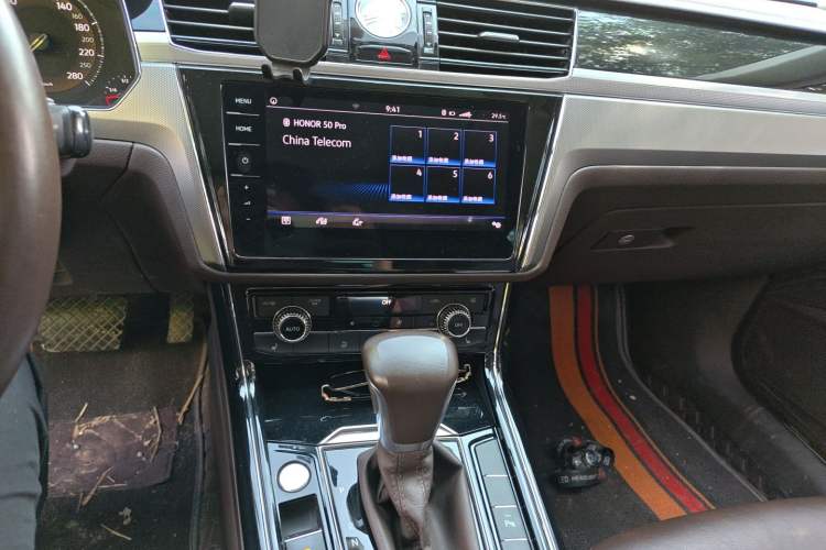 Used Volkswagen Phideon 2021 380TSI Luxury Edition Audio And AC Panel