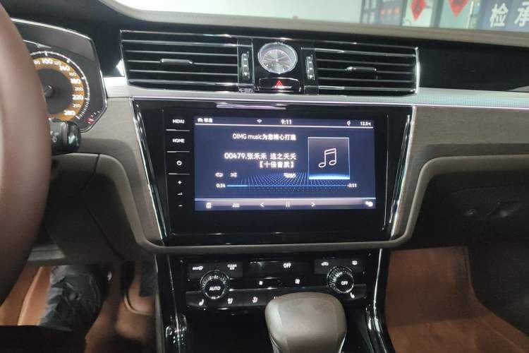Used Volkswagen Phideon 2021 380TSI Prestige Edition Audio And AC Panel