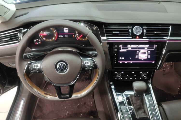 Used Volkswagen Phideon 2021 380TSI Prestige Edition Center Console