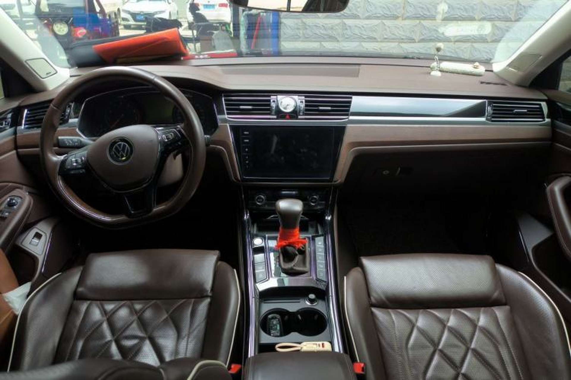 Used Volkswagen Phideon 2021 380TSI Prestige Edition Center Console