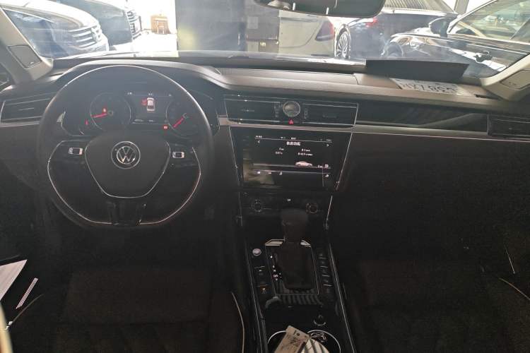 Used Volkswagen Phideon 2021 380TSI Prestige Edition Center Console