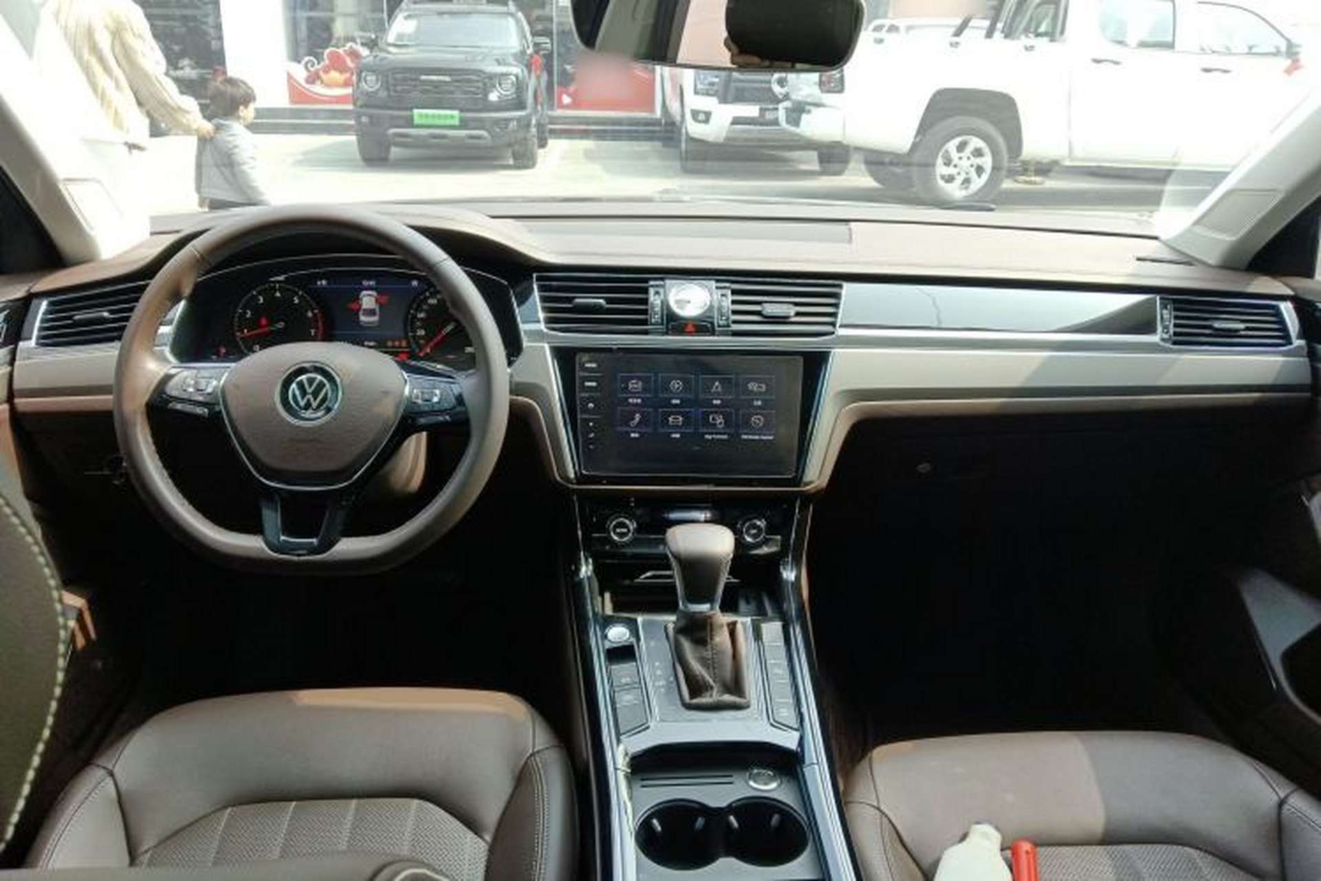 Used Volkswagen Phideon 2021 380TSI Luxury Edition Center Console