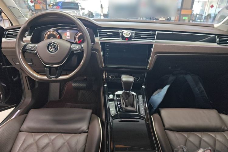 Used Volkswagen Phideon 2021 380TSI Prestige Edition Center Console