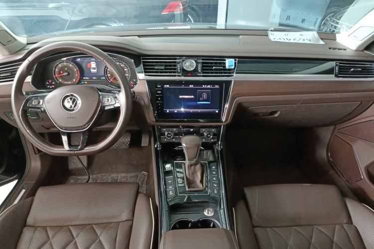 Used Volkswagen Phideon 2021 380TSI Prestige Edition Center Console