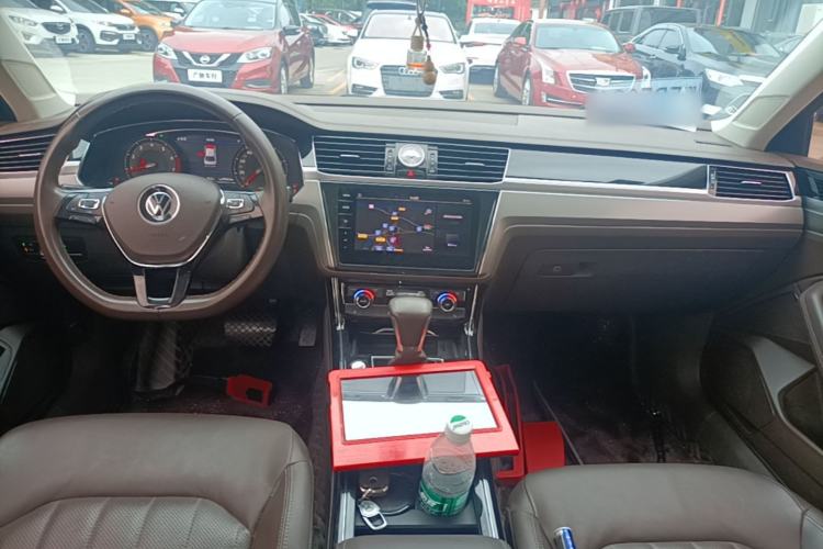 Used Volkswagen Phideon 2021 380TSI Luxury Edition Center Console