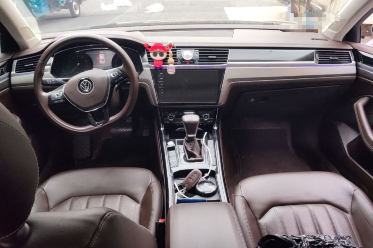 Used Volkswagen Phideon 2021 380TSI Luxury Edition Center Console