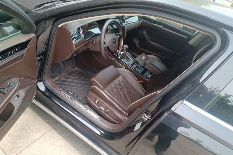 Used Volkswagen Phideon 2021 380TSI Prestige Edition Driver Seat