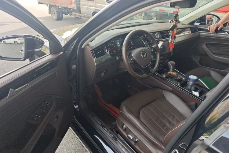 Used Volkswagen Phideon 2021 380TSI Luxury Edition Driver Seat