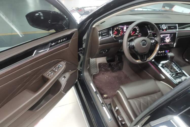 Used Volkswagen Phideon 2021 380TSI Prestige Edition Driver Seat