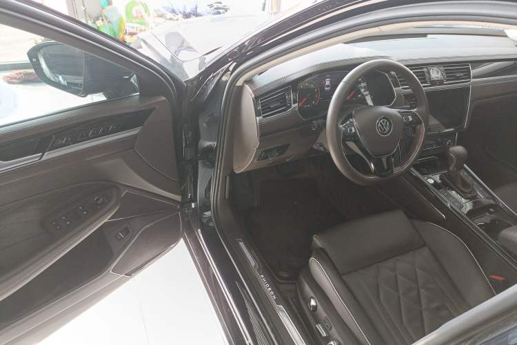 Used Volkswagen Phideon 2021 380TSI Prestige Edition Driver Seat