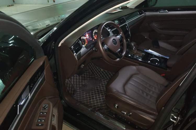 Used Volkswagen Phideon 2021 380TSI Luxury Edition Driver Seat