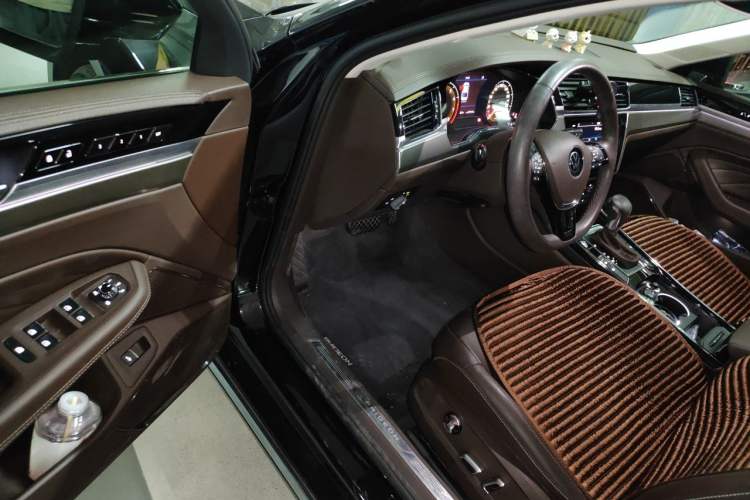 Used Volkswagen Phideon 2021 380TSI Luxury Edition Driver Seat