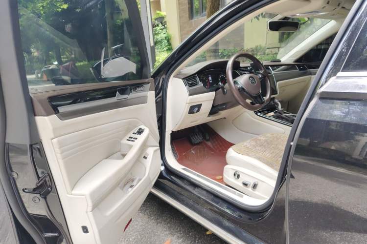 Used Volkswagen Phideon 2021 380TSI Luxury Edition Driver Seat