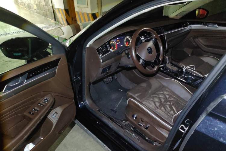Used Volkswagen Phideon 2021 380TSI Luxury Edition Driver Seat