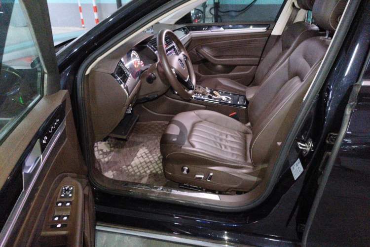 Used Volkswagen Phideon 2021 380TSI Luxury Edition Driver Seat