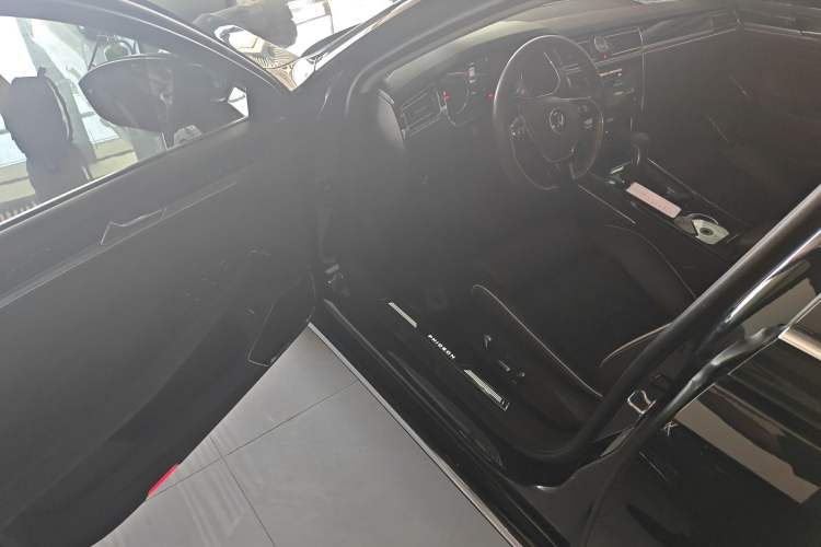 Used Volkswagen Phideon 2021 380TSI Prestige Edition Driver Seat