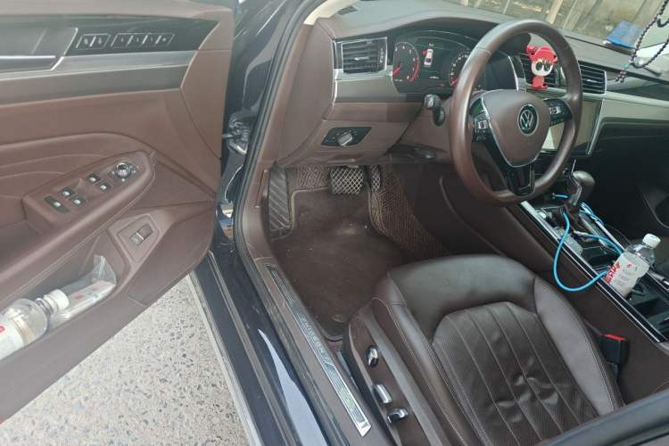 Used Volkswagen Phideon 2021 380TSI Luxury Edition Driver Seat