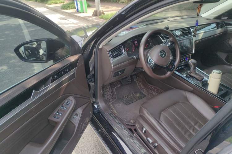Used Volkswagen Phideon 2021 380TSI Luxury Edition Driver Seat