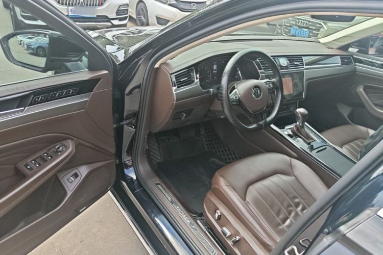 Used Volkswagen Phideon 2021 380TSI Luxury Edition Driver Seat