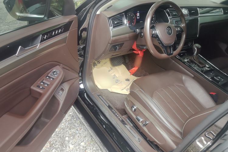Used Volkswagen Phideon 2021 380TSI Luxury Edition Driver Seat