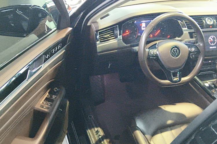 Used Volkswagen Phideon 2021 380TSI Luxury Edition Driver Seat