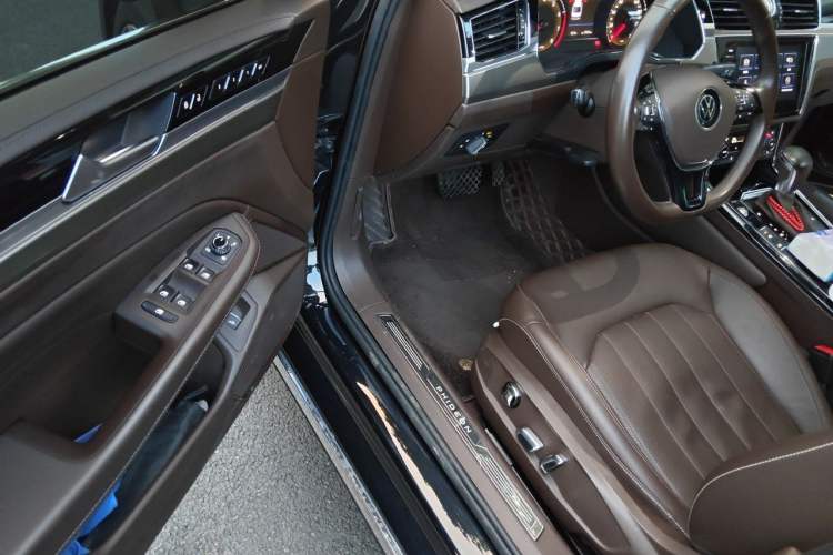 Used Volkswagen Phideon 2021 380TSI Luxury Edition Driver Seat