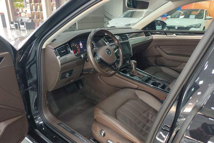 Used Volkswagen Phideon 2021 380TSI Luxury Edition Driver Seat