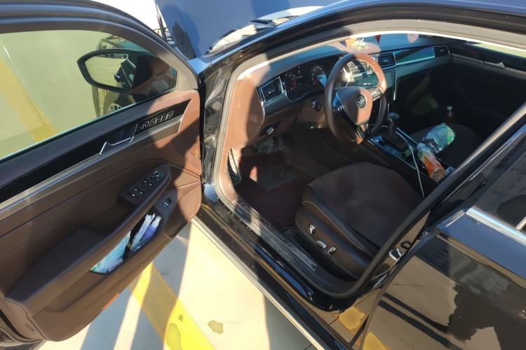 Used Volkswagen Phideon 2021 380TSI Luxury Edition Driver Seat
