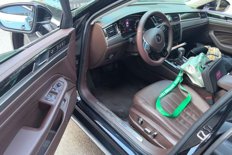 Used Volkswagen Phideon 2021 380TSI Luxury Edition Driver Seat