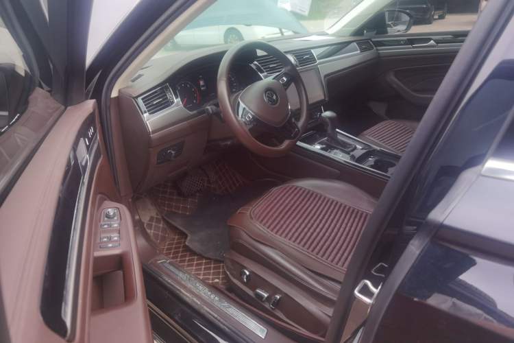 Used Volkswagen Phideon 2021 380TSI Luxury Edition Driver Seat