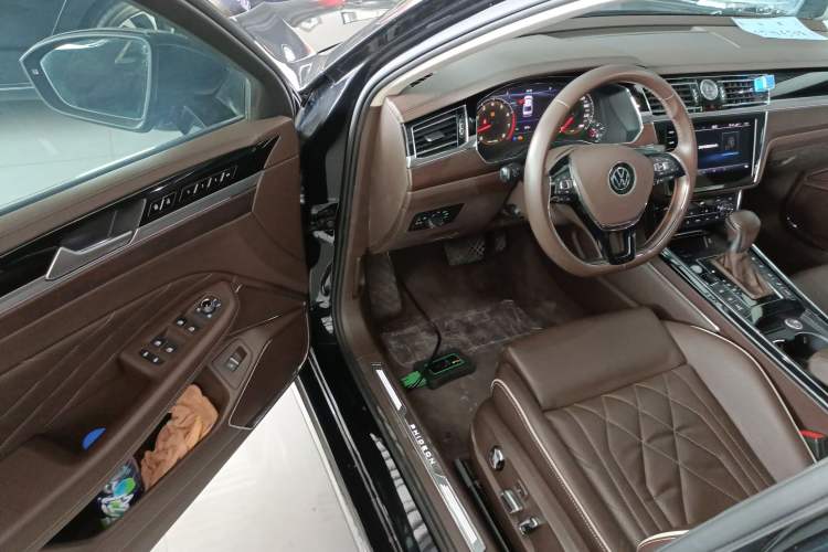 Used Volkswagen Phideon 2021 380TSI Prestige Edition Driver Seat