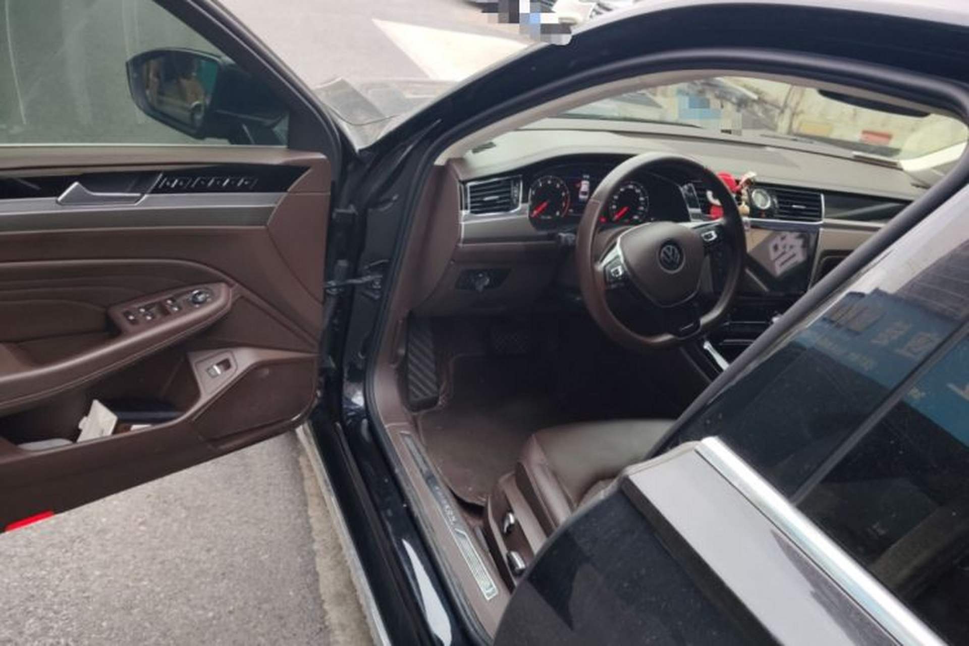 Used Volkswagen Phideon 2021 380TSI Luxury Edition Driver Seat