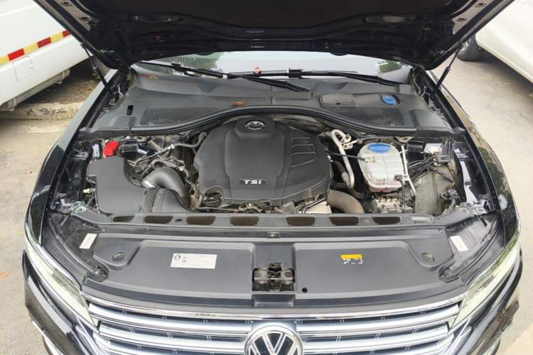 Used Volkswagen Phideon 2021 380TSI Luxury Edition Engine Bay