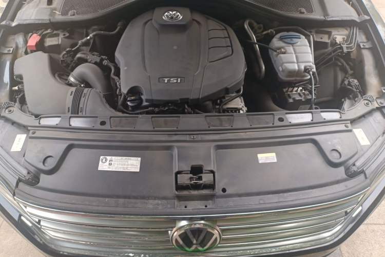 Used Volkswagen Phideon 2021 380TSI Prestige Edition Engine Bay