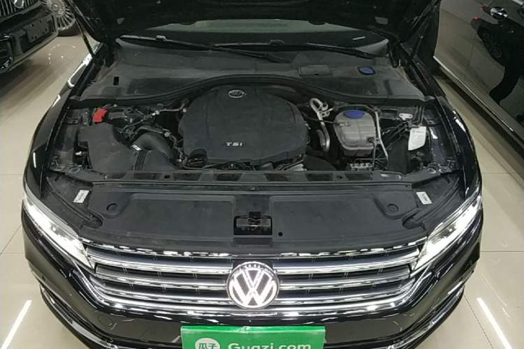 Used Volkswagen Phideon 2021 380TSI Luxury Edition Engine Bay