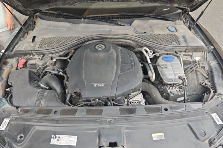 Used Volkswagen Phideon 2021 380TSI Luxury Edition Engine Bay