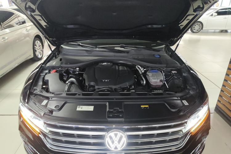 Used Volkswagen Phideon 2021 380TSI Luxury Edition Engine Bay