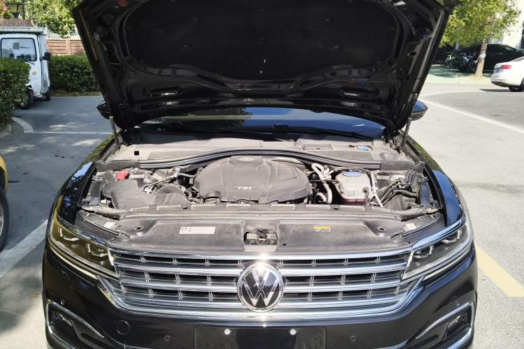 Used Volkswagen Phideon 2021 380TSI Luxury Edition Engine Bay