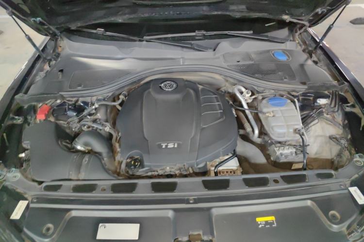 Used Volkswagen Phideon 2021 380TSI Prestige Edition Engine Bay